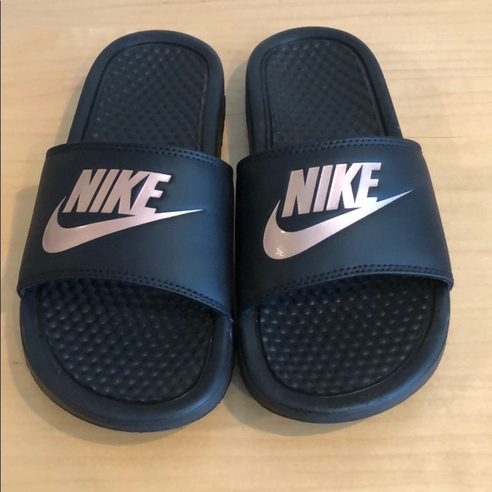 Nike Slides / Slippers
